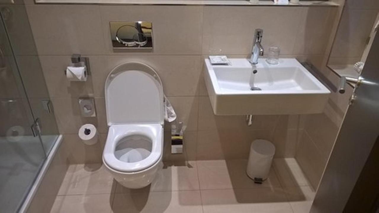 Hotel Golden Bliss At New Delhi International Airport 外观 照片