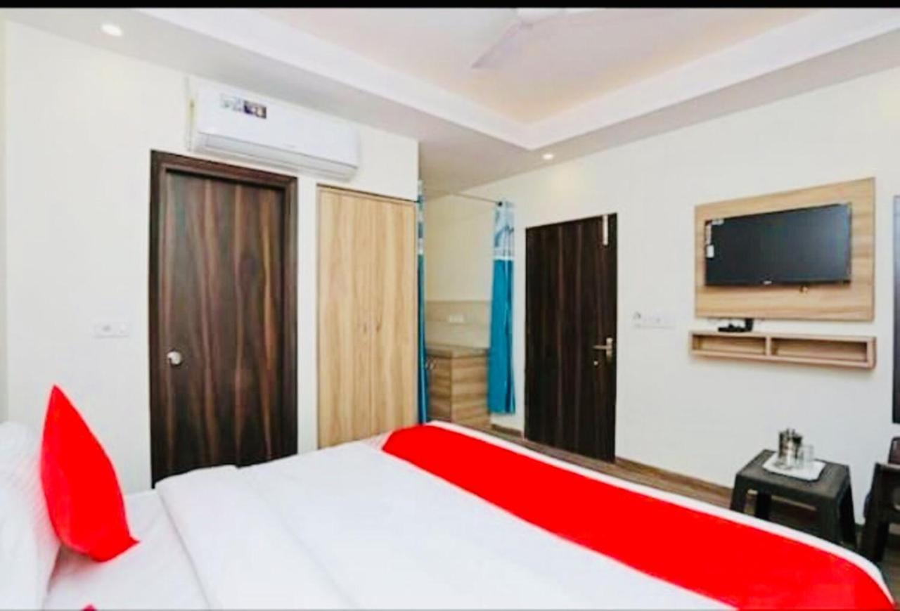 Hotel Golden Bliss At New Delhi International Airport 外观 照片
